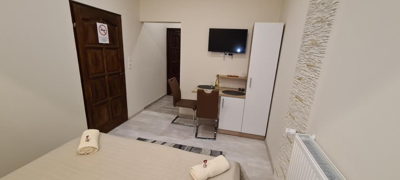 Rozsa Apartmanhaz 塞格德 外观 照片