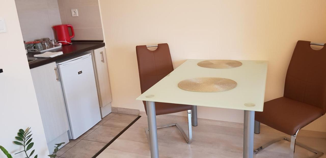 Rozsa Apartmanhaz 塞格德 外观 照片